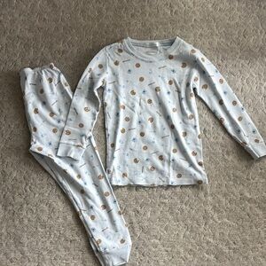 Blue Pajama Set with Long Sleeves and Relaxed Fit